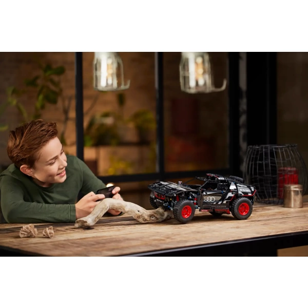 42160 LEGO Technic: Audi RS Q e-tron