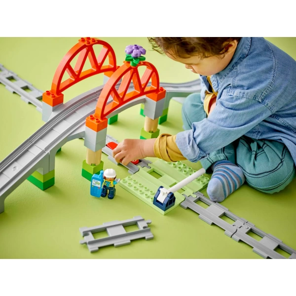 10426 LEGO Duplo: Treinbrug en Rails uitbreidingsset