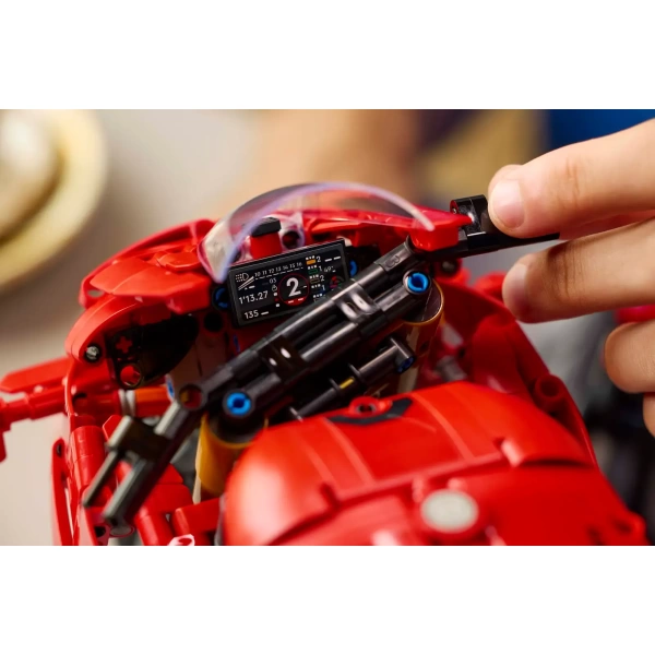 42202 LEGO Technic: Ducati Panigale V4 S motor