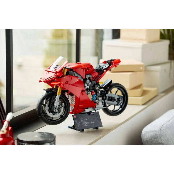 LEGO Technic Ducati Panigale V4 S motor