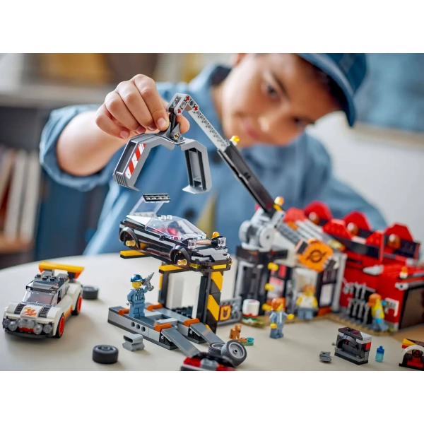 60472 LEGO City: Schroothoop met Auto's